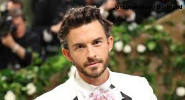 Jonathan Bailey Boyfriend