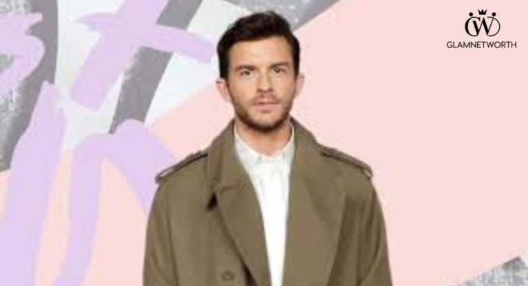 Is Jonathan Bailey Gay